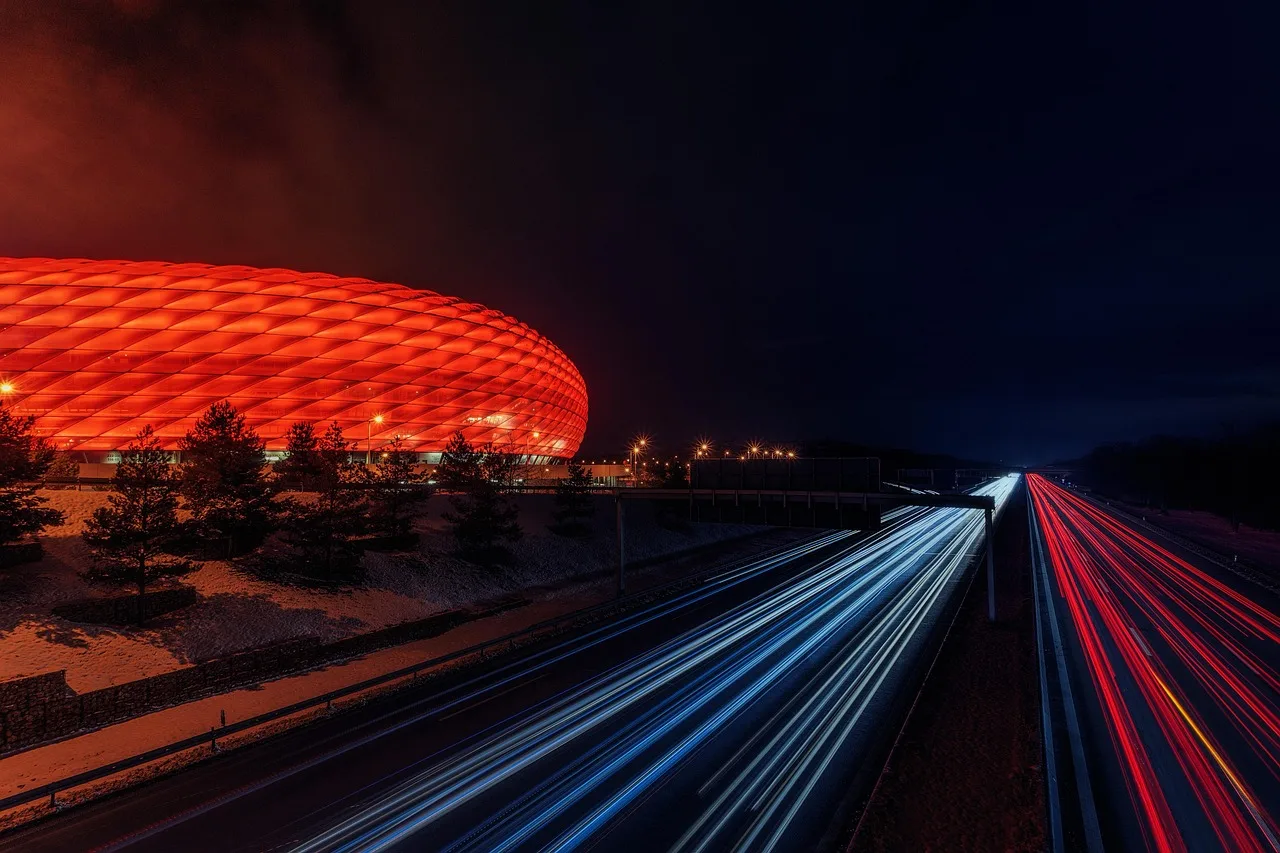 voetbalstadion, snelweg, nacht, achterlichten, auto lichten, snelheid, besturen van een auto, stadion, lichte strips, nachtschot, donker, langdurige blootstelling, lange termijn, voetbalstadion, voetbalstadion, voetbalstadion, snelweg, snelweg, snelweg, snelweg, snelweg, snelheid, stadion, stadion